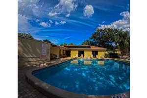 400 18th St, Vero Beach, FL 32960 - MLS#F10536259