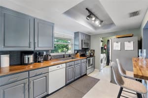 5260 NE 17th Ter, Fort Lauderdale, FL 33334 - MLS#F10536263