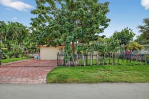 2650 SW 13th Ave, Fort Lauderdale, FL 33315 - MLS#F10536327