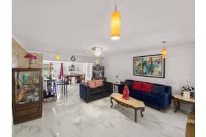 1010 Ne 142nd St, North Miami