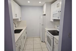 300 134th Way, Pembroke Pines, FL 33027 - MLS#F10536484