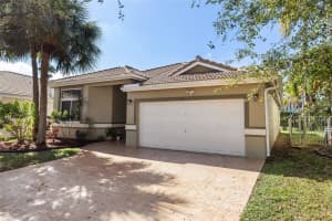 75 N Gables Blvd, Weston, FL 33326 - MLS#F10536553