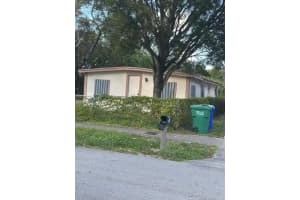 2863 Nw 12th Ct, Fort Lauderdale