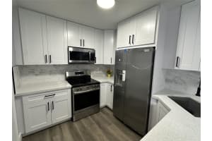 814 SW 12th Pl, Fort Lauderdale, FL 33315 - MLS#F10536582