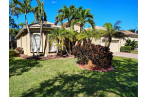 5423 Place Lake Dr, Fort Pierce, FL 34951 - MLS#F10536614