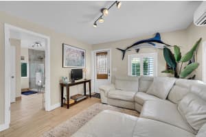 4860 SW 61st Ave, Davie, FL 33314 - MLS#F10536665