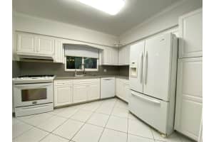 1049 Van Buren St, Hollywood, FL 33019 - MLS#F10536685