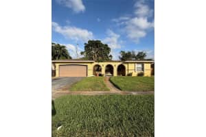 2290 NW 32nd Ter, Lauderdale Lakes, FL 33311 - MLS#F10536731