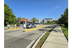 2860 Somerset Drive, Fort Lauderdale, FL 33311 - MLS#F10536782