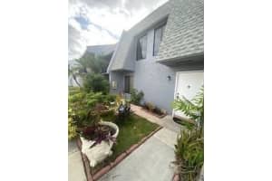 613 North University Drive Plantation, FL 33324 - Off Market