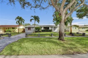 2201 N 49th Ave, Hollywood, FL 33021 - MLS#F10536851