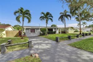 2201 N 49th Ave, Hollywood, FL 33021 - MLS#F10536851