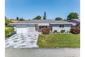 5013 NW 51st St, Tamarac, FL 33319 - MLS#F10536886