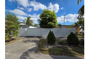 6031 NW 5th St, Miami, FL 33126 - MLS#F10536958