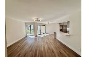 5851 Camino Del Sol 204, Boca Raton, FL 33433 - MLS#F10537000