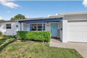 111 SE 14th Pl, Deerfield Beach, FL 33441 - MLS#F10537009