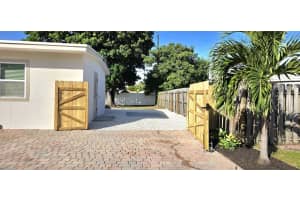 4531 NE 15th Ave, Pompano Beach, FL 33064 Sold 12/31/25