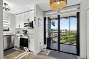 1000 Colony Point Cir 501, Pembroke Pines, FL 33026 - MLS#F10537084