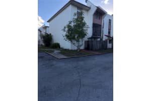 1794 Nw 55th Ave 103, Lauderhill