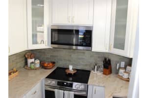 421 SE Solaz Ave, Port St Lucie, FL 34983 - MLS#F10537128