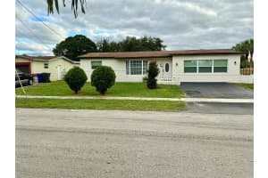 3470 NW 39th St, Lauderdale Lakes, FL 33309 - MLS#F10537251