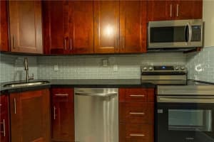 3125 Oakland Shores B107, Oakland Park, FL 33309 - MLS#F10537280