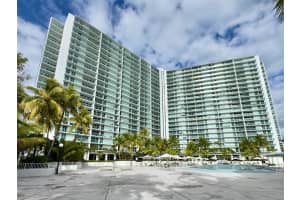 100 Bayview Dr PH28, Sunny Isles Beach, FL 33160 Sold 01/12/26