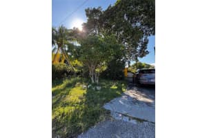 7805 Loomis St, Lantana, FL 33462 - MLS#F10537328