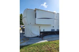 5684 SE 67th Ave, Okeechobee, FL 34974 - MLS#F10537346