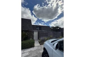 909 9th Ter, Palm Beach Gardens, FL 33418 - MLS#F10537439