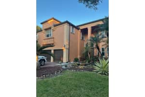 1033 Sw 167th, Pembroke Pines