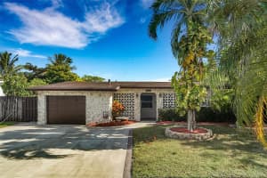 2510 NW 87th Ln, Sunrise, FL 33322 - MLS#F10537520