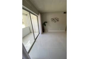 21 Jacaranda Dr 124, Plantation, FL 33324 - MLS#F10537528