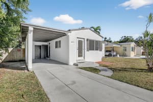 642 SW 11th St, Hallandale Beach, FL 33009 - MLS#F10537600