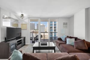 209 N Fort Lauderdale Beach Blvd 7D, Fort Lauderdale, FL 33304 - MLS#F10537622