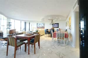 2480 Presidential Way, West Palm Beach, FL 33401 - MLS#F10537625