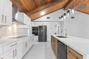 4701 NW 1st Pl, Deerfield Beach, FL 33442 - MLS#F10537723