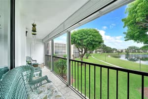 5250 Las Verdes Cir 212, Delray Beach