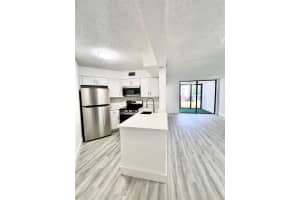 214 Lake Pointe Dr 103, Oakland Park