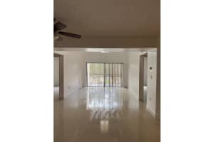 6276 NW 186th St 310, Hialeah, FL 33015 - MLS#F10537768