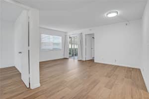 1560 SE Royal Green Cir S 103, Port Saint Lucie, FL 34952 - MLS#F10537798