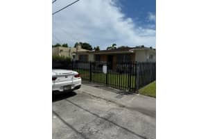 3446 NW 17 ST, Miami, FL 33125 - MLS#F10537869
