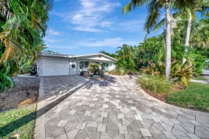 2611 NE 53rd St, Lighthouse Point, FL 33064 - MLS#F10537886