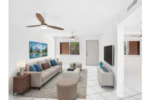 9470 Tangerine Pl 404, Davie