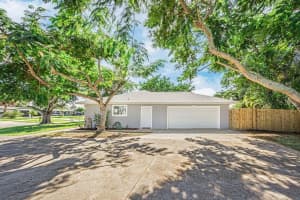 300 Riomar Dr, Port Saint Lucie, FL 34952 - MLS#F10537985