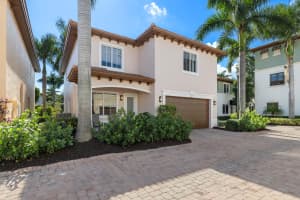 112 NW Gardener St, Boca Raton, FL 33432 - MLS#F10538040