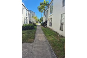 4429 Treehouse Ln 28 F, Fort Lauderdale, FL 33319 - MLS#F10538073