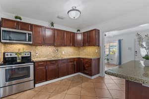 31 SE Miami Gardens Rd, West Park, FL 33023 - MLS#F10538174