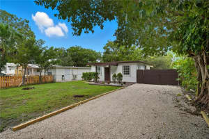 409 N 61st Ter, Hollywood, FL 33024 Sold 02/11/26