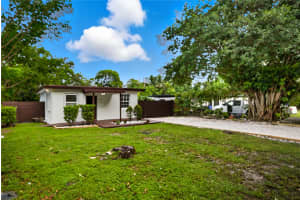 409 N 61st Ter, Hollywood, FL 33024 Sold 02/11/26